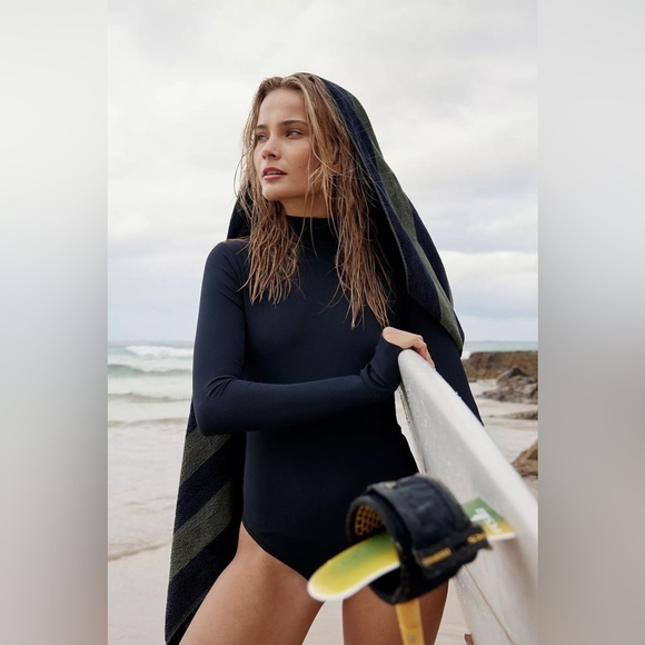 NWT Salt Gypsy Turtleneck Surfsuit - Picture 2 of 4